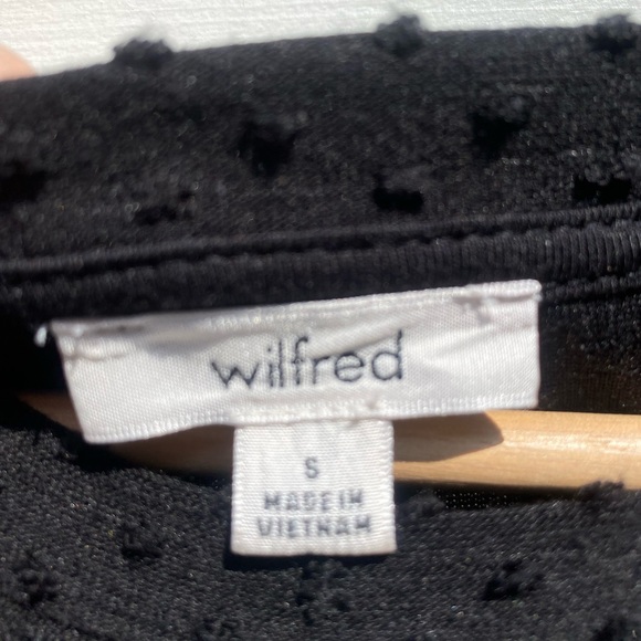 Wilfred Black textured tshirt - Picture 2 of 3